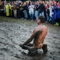 Modderglijbaan op Lowlands 2006 - ©Jelmer de Haas - All Rights Reserved