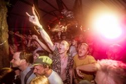 Fans van Dune Rats in de Kasbah op Best Kept Secret 2018 - ©Jelmer de Haas - All Rights Reserved
